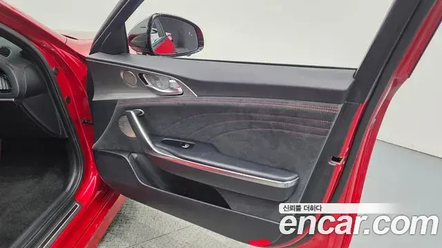 Kia Stinger Meister 2022 — Photo 10/39