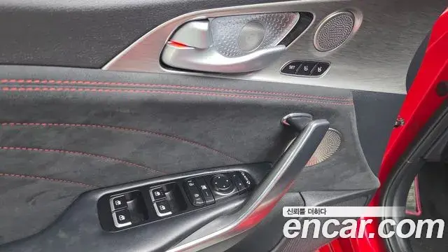 Kia Stinger Meister 2022 — Photo 11/39