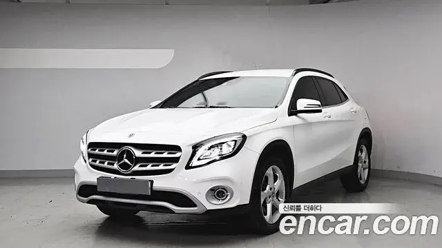 Mercedes-Benz GLA-Class 2018 — ფოტო 1/17