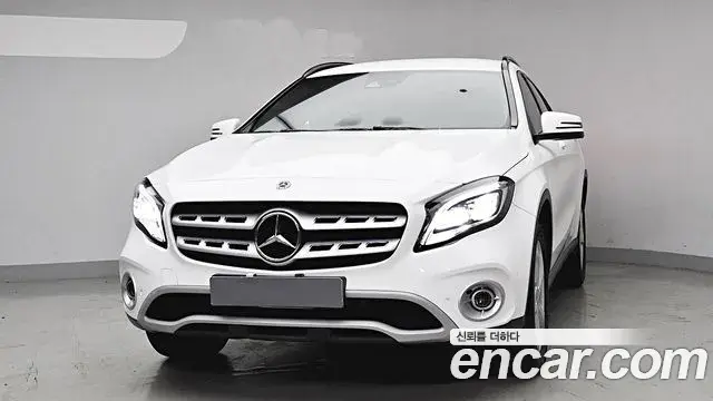 Mercedes-Benz GLA-Class 2018 — ფოტო 2/17