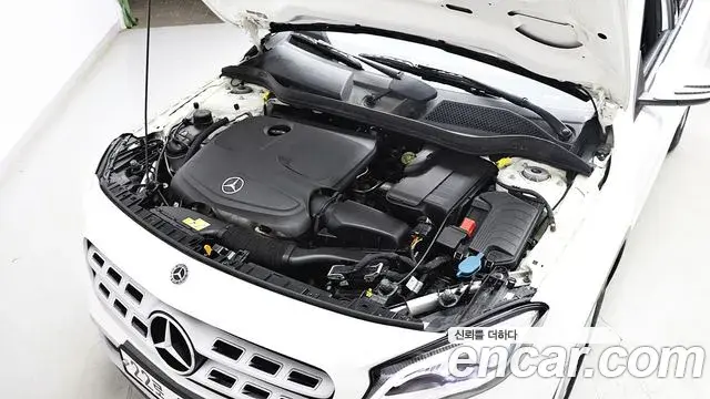Mercedes-Benz GLA-Class 2018 — ფოტო 16/17