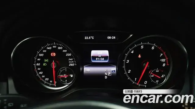 Mercedes-Benz GLA-Class 2018 — ფოტო 7/17