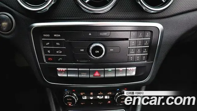 Mercedes-Benz GLA-Class 2018 — ფოტო 17/17