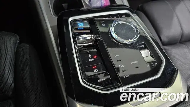BMW i7 2023 — Photo 7/37