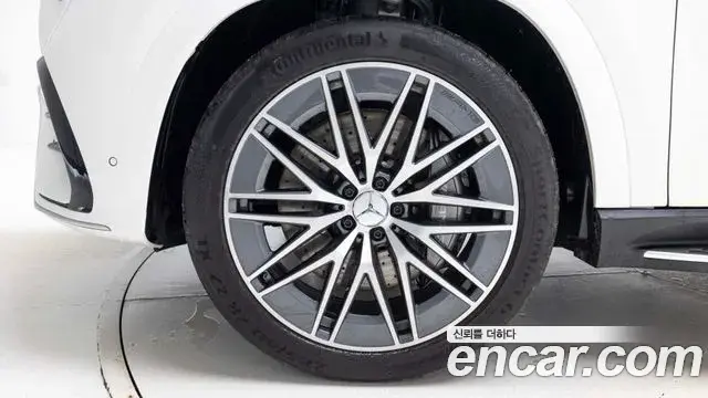 Mercedes-Benz GLE-Class 2025 — ფოტო 16/20