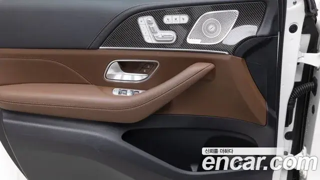 Mercedes-Benz GLE-Class 2025 — ფოტო 8/20