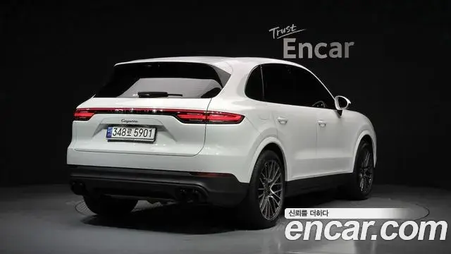 Porsche Cayenne 2022 — Фото 1/20