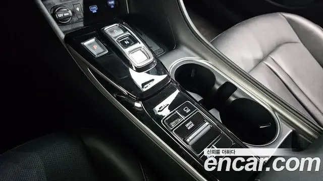 Hyundai Sonata Hybrid 2021 — Şəkil 23/30