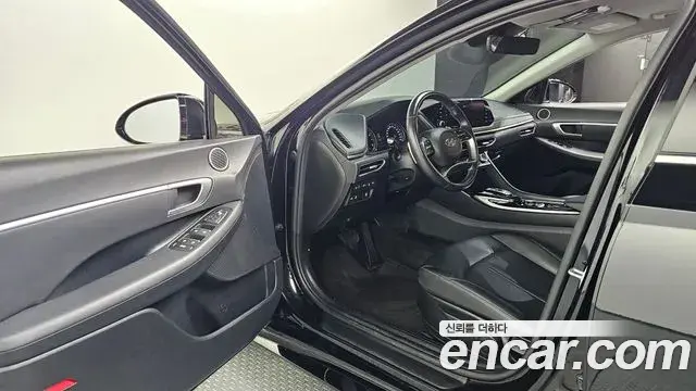 Hyundai Sonata Hybrid 2021 — Şəkil 26/30