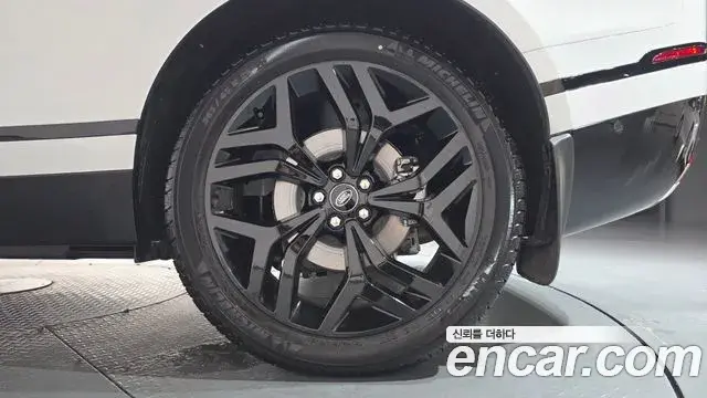 Land Rover Range Rover Velar 2025 — Şəkil 20/38