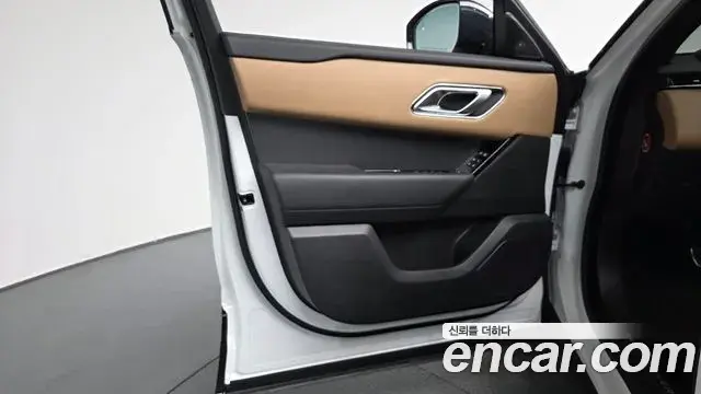 Land Rover Range Rover Velar 2025 — Şəkil 12/38