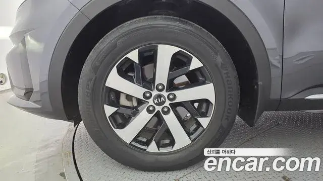Kia Sorento 2020 — Фото 4/20