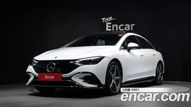 Mercedes-Benz EQE 2023 — Photo 8/32