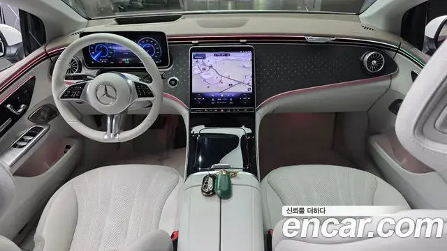 Mercedes-Benz EQE 2023 — Photo 19/32