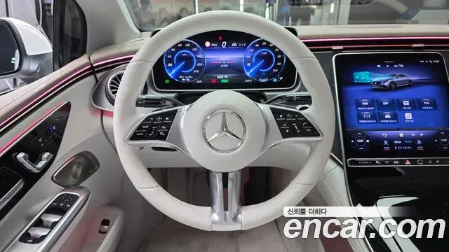 Mercedes-Benz EQE 2023 — Photo 24/32
