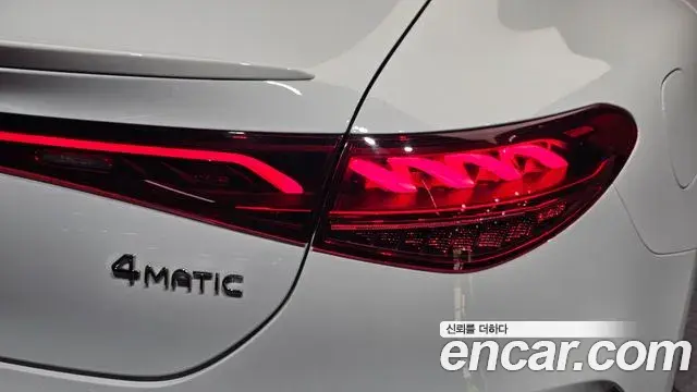 Mercedes-Benz EQE 2023 — Photo 32/32