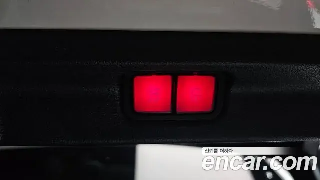 Mercedes-Benz EQE 2023 — Photo 31/32