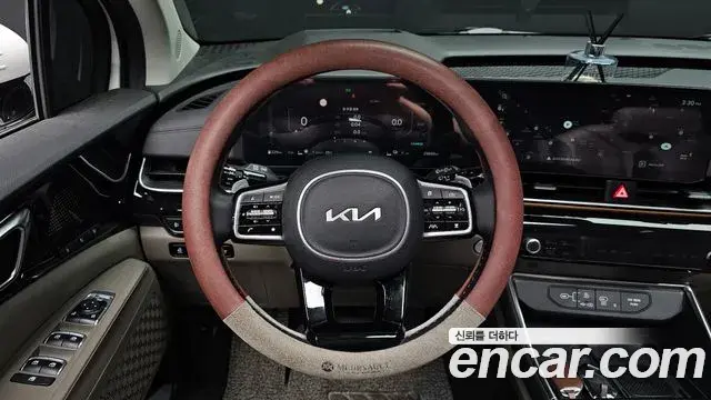 Kia Carnival 2024 — Photo 13/44