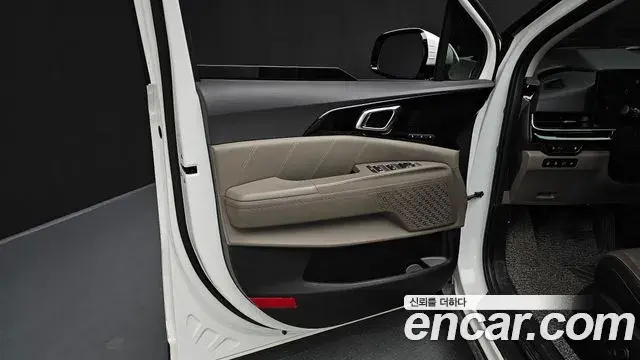 Kia Carnival 2024 — Photo 11/44