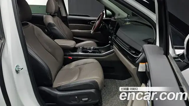 Kia Carnival 2024 — Photo 22/44