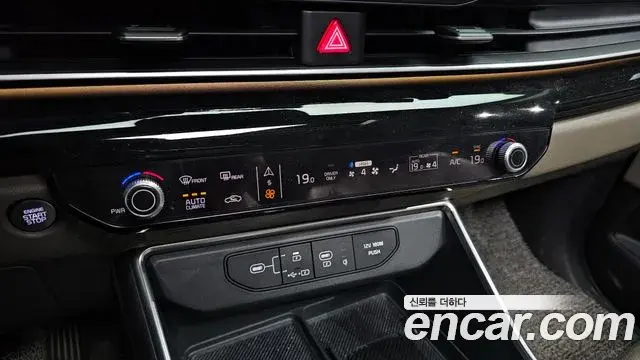Kia Carnival 2024 — Photo 2/44