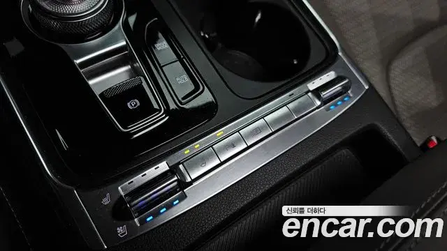 Kia Carnival 2024 — Photo 27/44