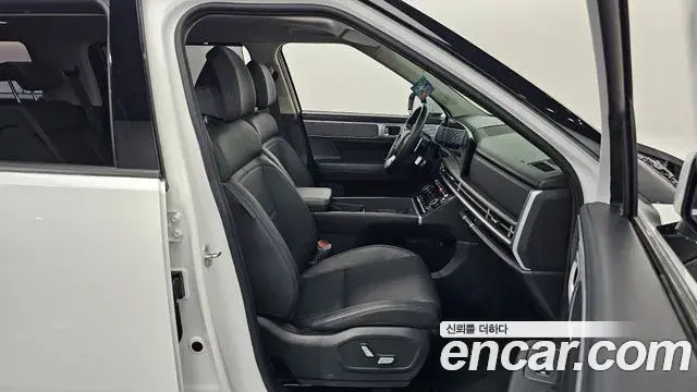 Hyundai Santa Fe 2023 — ფოტო 5/33