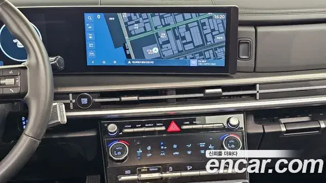 Hyundai Santa Fe 2023 — ფოტო 19/33