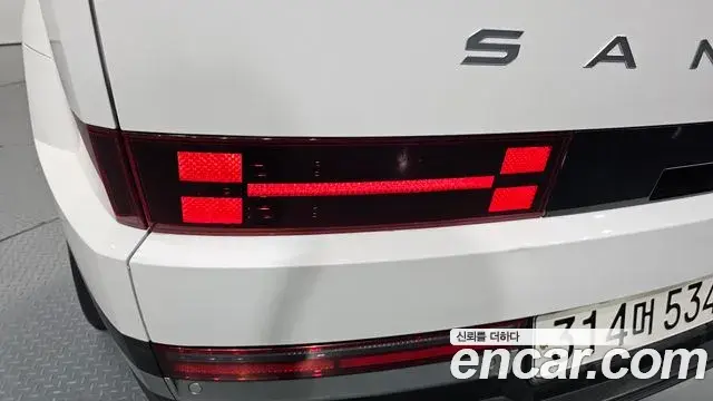 Hyundai Santa Fe 2023 — ფოტო 18/33