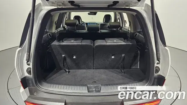 Hyundai Santa Fe 2023 — ფოტო 16/33