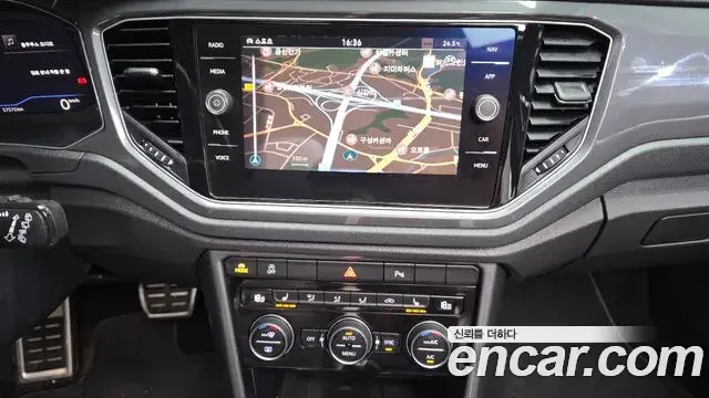 Volkswagen T-Roc 2022 — Photo 16/31