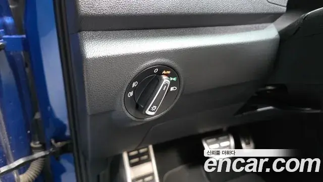 Volkswagen T-Roc 2022 — Photo 17/31
