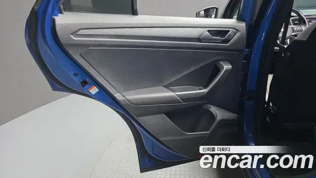 Volkswagen T-Roc 2022 — Photo 31/31