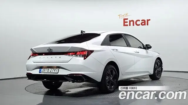 Hyundai Avante 2023 — Фото 2/20