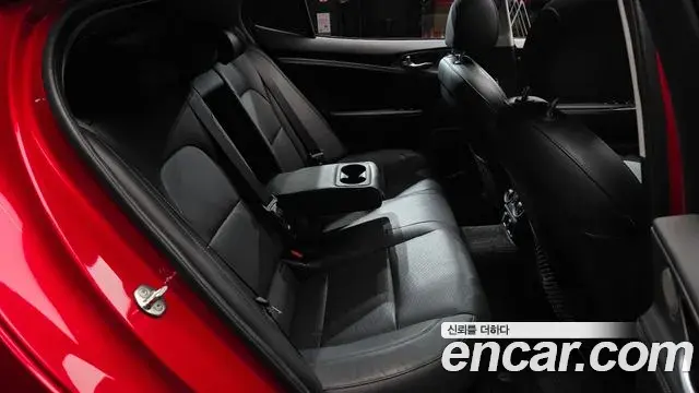 Kia Stinger 2018 — Фото 12/20