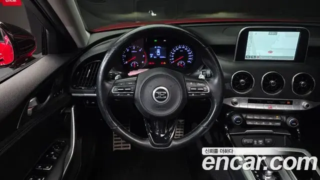 Kia Stinger 2018 — Фото 13/20