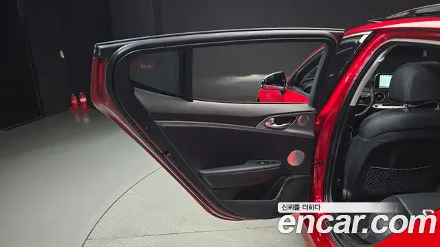 Kia Stinger 2018 — Photo 18/36