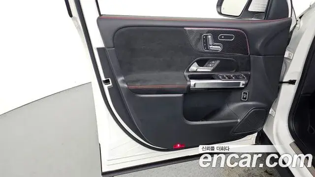 Mercedes-Benz GLB-Class 2024 — Şəkil 2/32