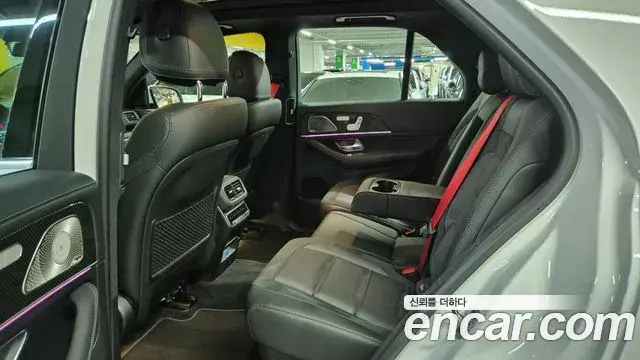 Mercedes-Benz GLE-Class 2025 — Photo 18/19