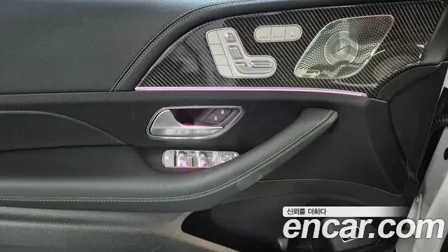 Mercedes-Benz GLE-Class 2025 — Photo 13/19