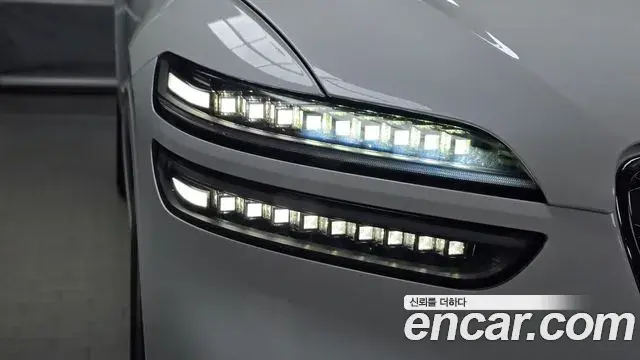 Genesis GV70 2025 — Photo 9/32