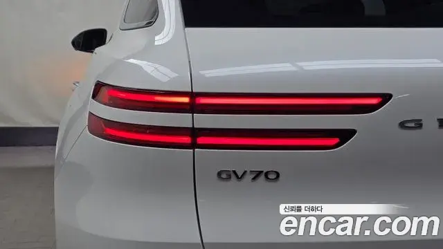 Genesis GV70 2025 — Photo 13/32