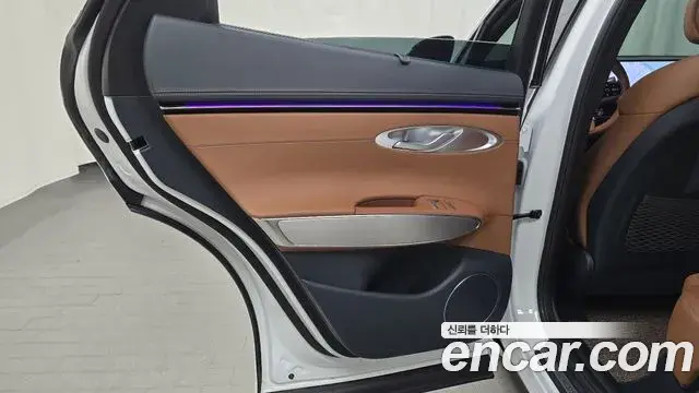 Genesis GV70 2025 — Photo 22/32