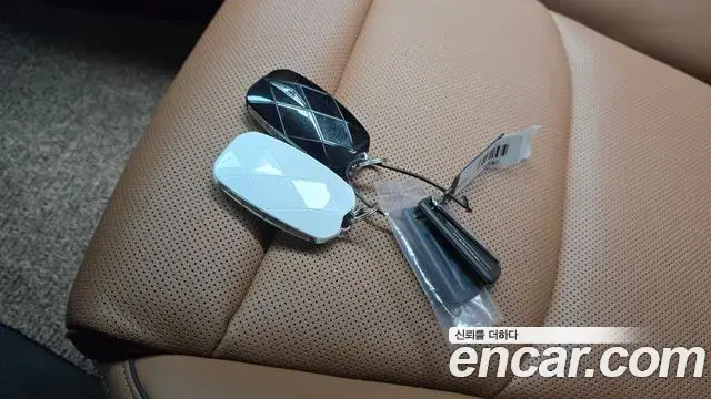 Genesis GV70 2025 — Photo 14/32