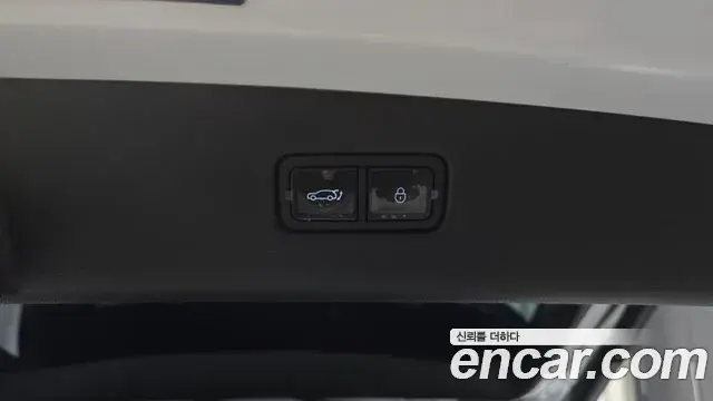Genesis GV70 2025 — Photo 16/32