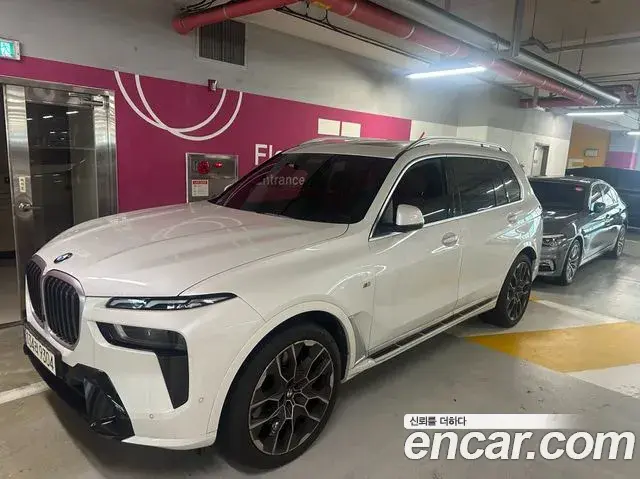 BMW X7 2023 — ფოტო 7/11