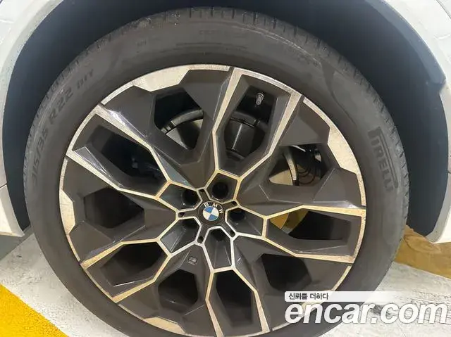 BMW X7 2023 — ფოტო 11/11