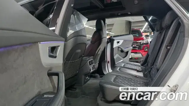 Audi Q8 2020 — Şəkil 2/20