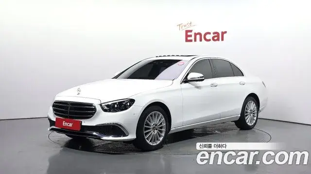 Mercedes-Benz E-Class 2023 — Фото 1/20