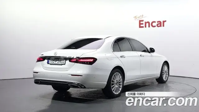 Mercedes-Benz E-Class 2023 — Фото 2/20